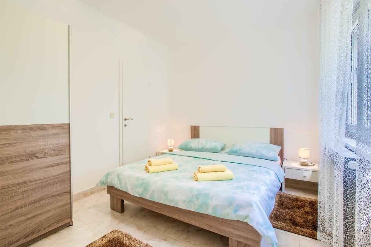 Apartman Paola Pula Ngoại thất bức ảnh