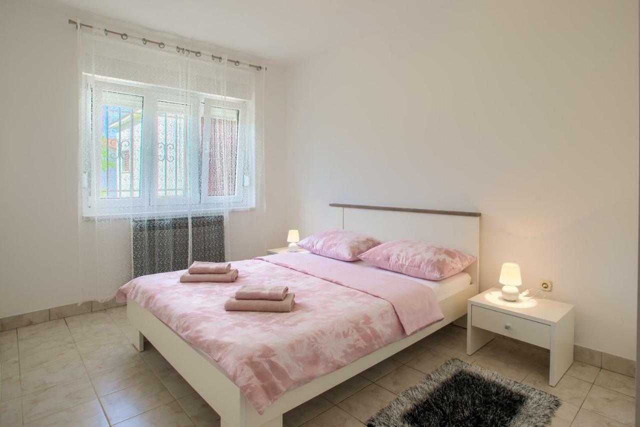 Apartman Paola Pula Ngoại thất bức ảnh