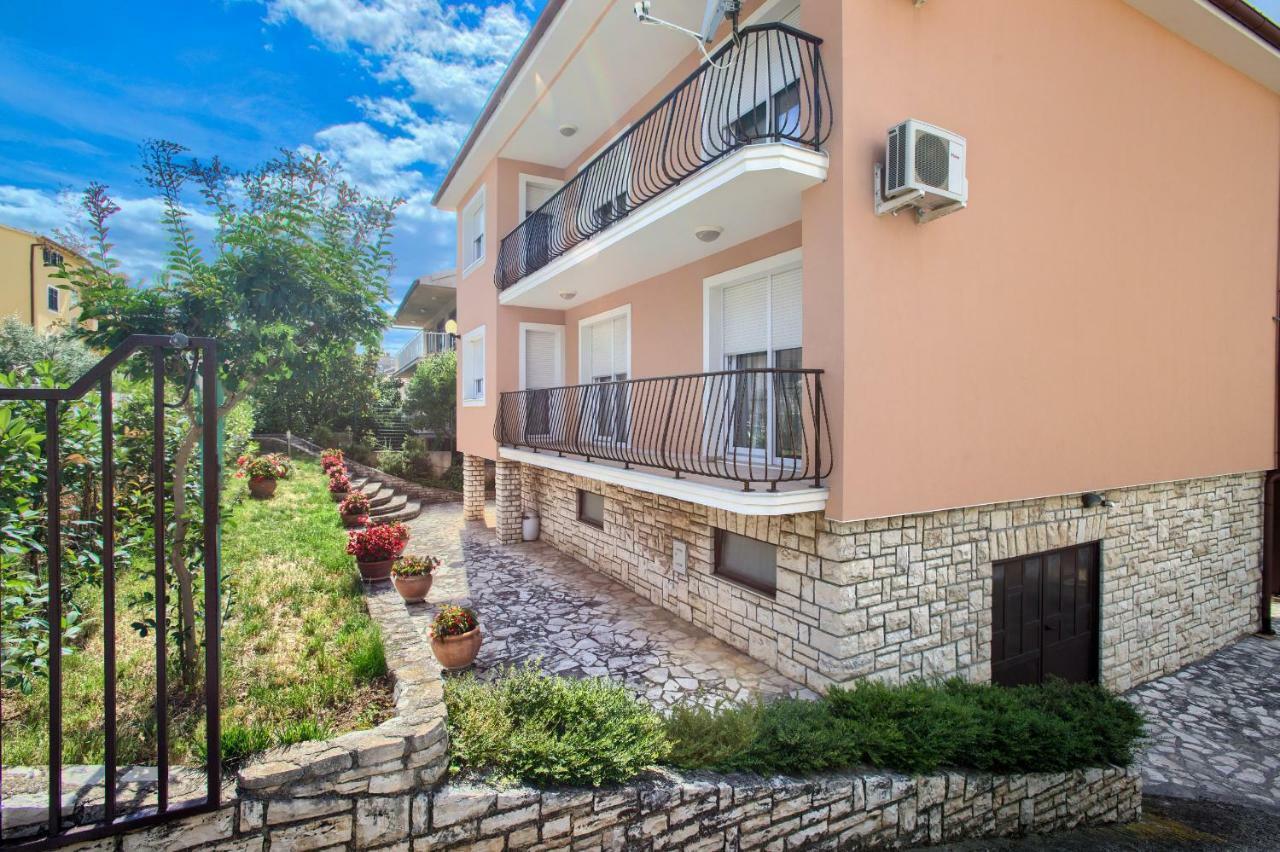 Apartman Paola Pula Ngoại thất bức ảnh