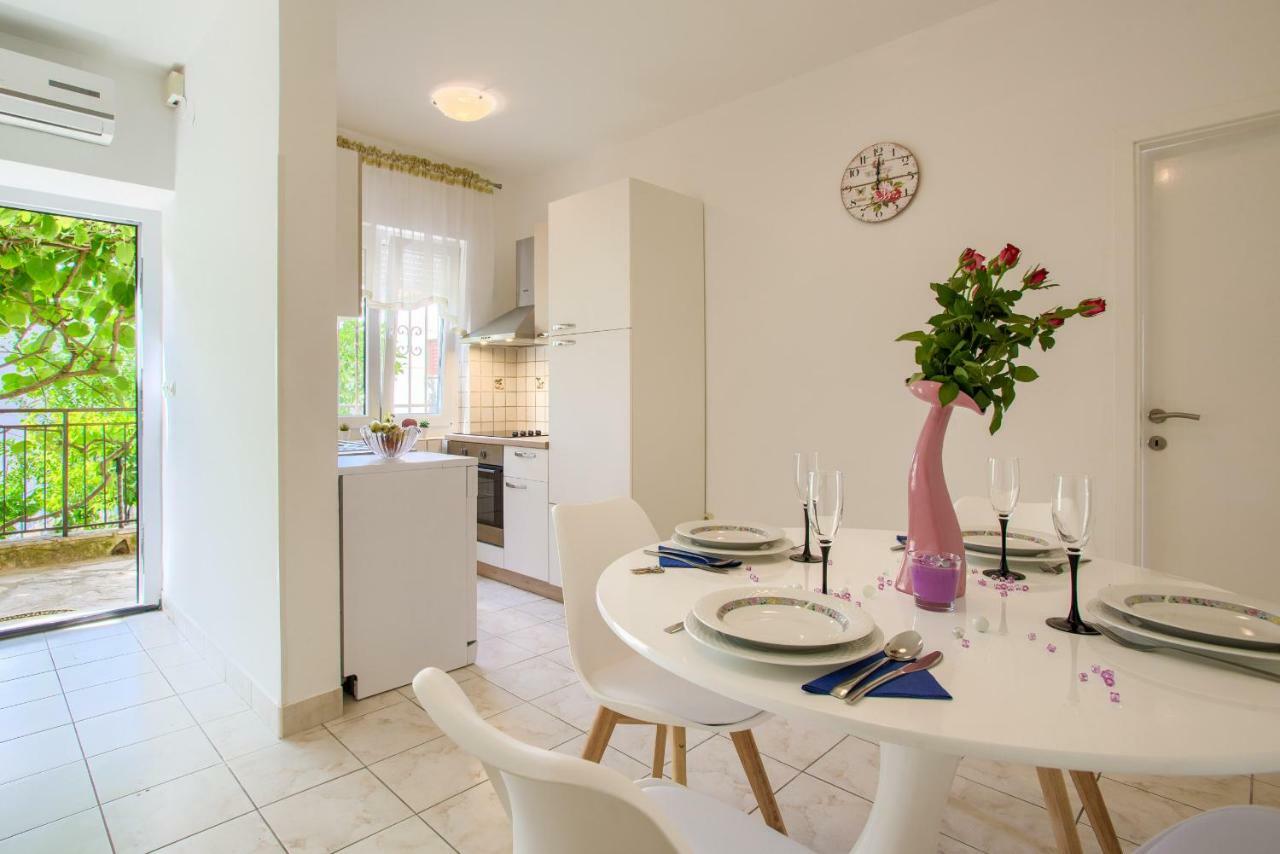Apartman Paola Pula Ngoại thất bức ảnh