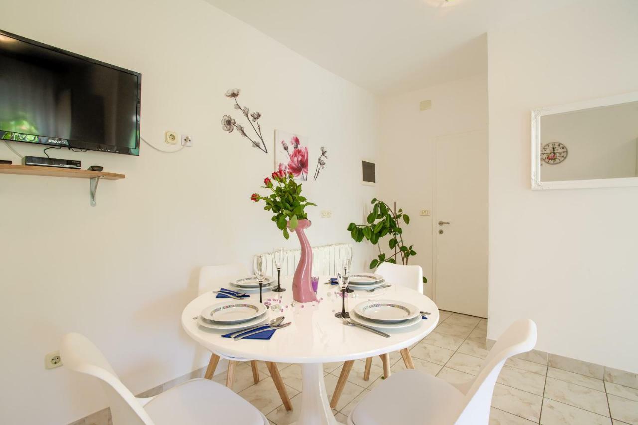 Apartman Paola Pula Ngoại thất bức ảnh