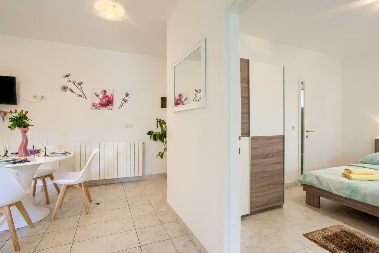 Apartman Paola Pula Ngoại thất bức ảnh
