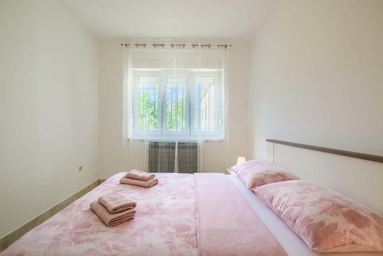 Apartman Paola Pula Ngoại thất bức ảnh
